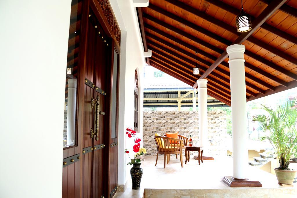 Nivahana Homestay Kandy Esterno foto