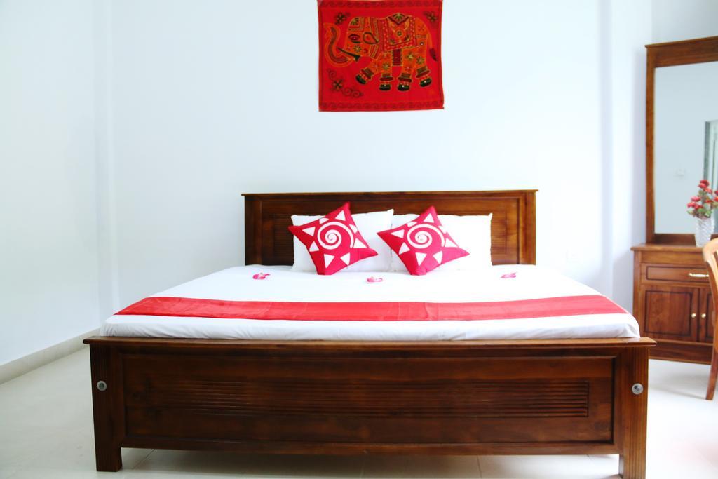 Nivahana Homestay Kandy Esterno foto