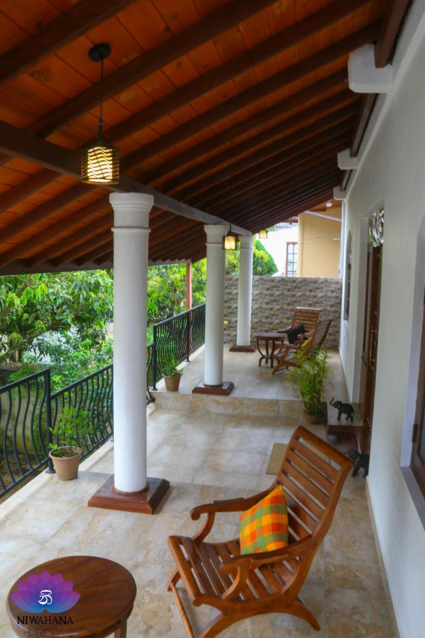 Nivahana Homestay Kandy Esterno foto