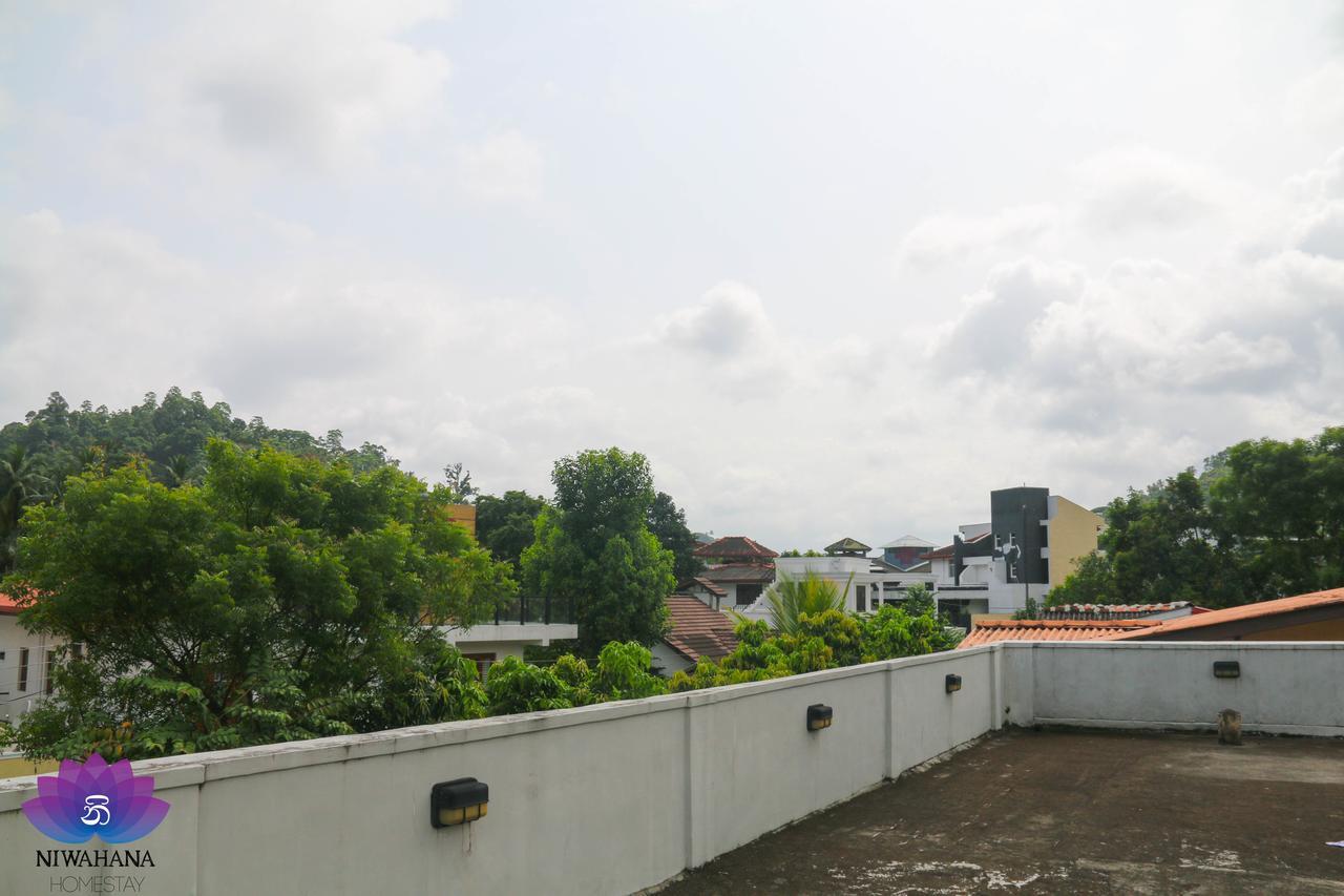 Nivahana Homestay Kandy Esterno foto