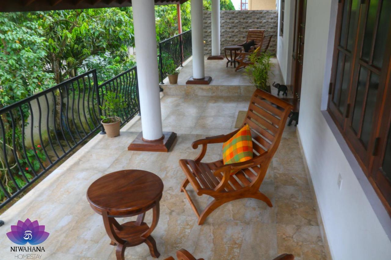 Nivahana Homestay Kandy Esterno foto