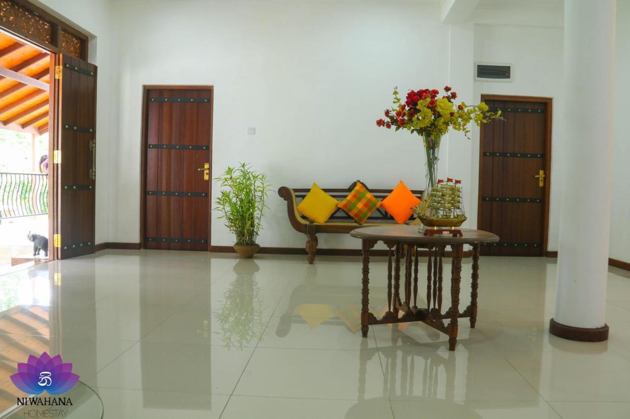 Nivahana Homestay Kandy Esterno foto